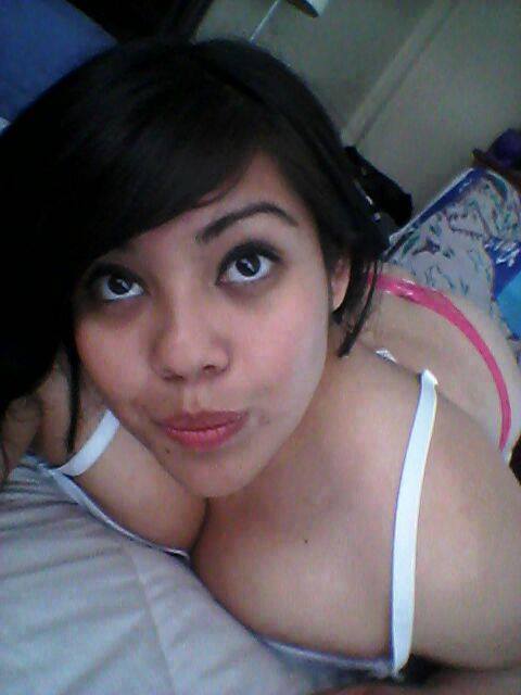 Primer foto siendo una putita Elizabetth