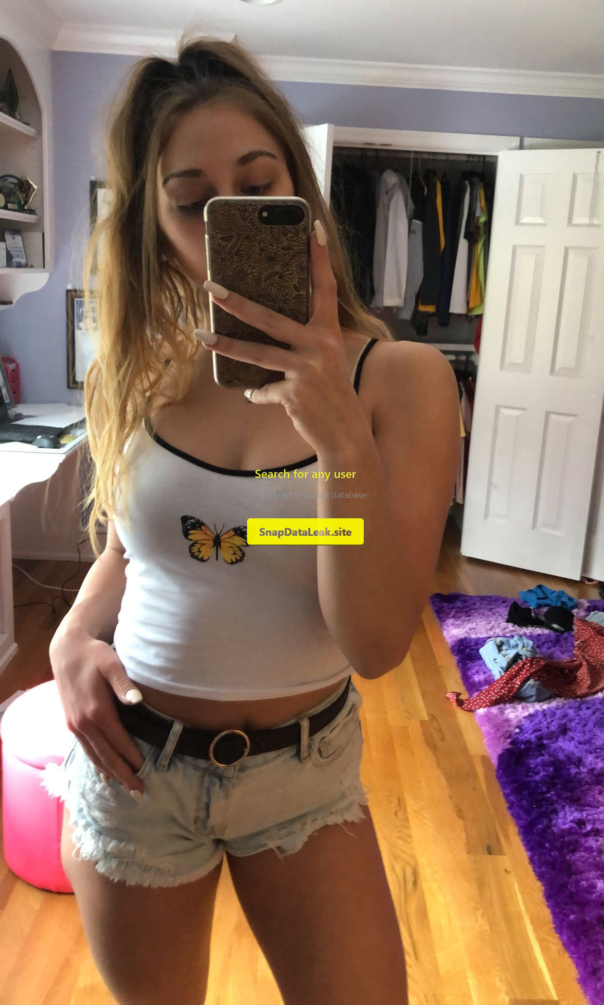 Stunning Girl (Leaked Snapchat)