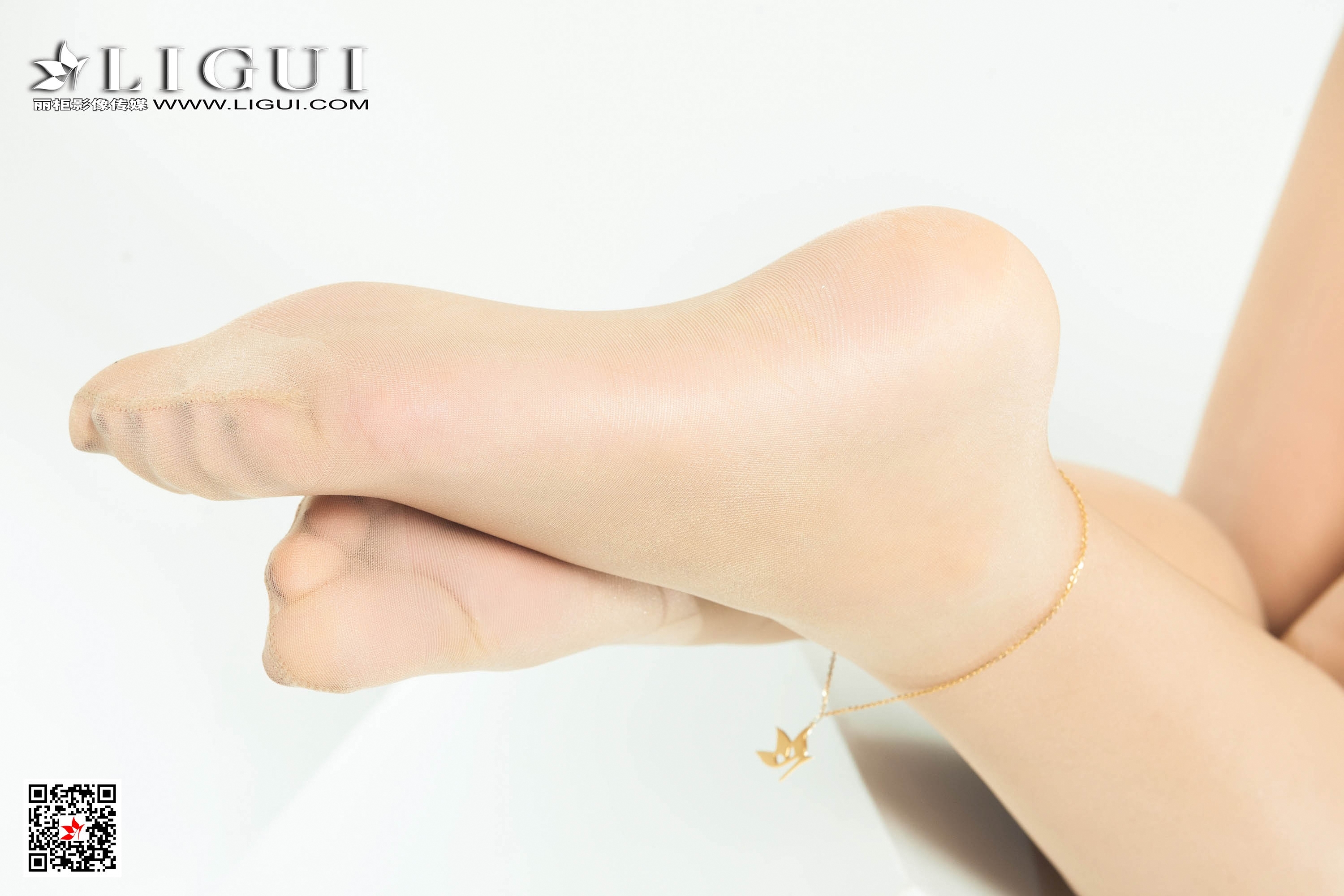 pretty lady dirty feet 168