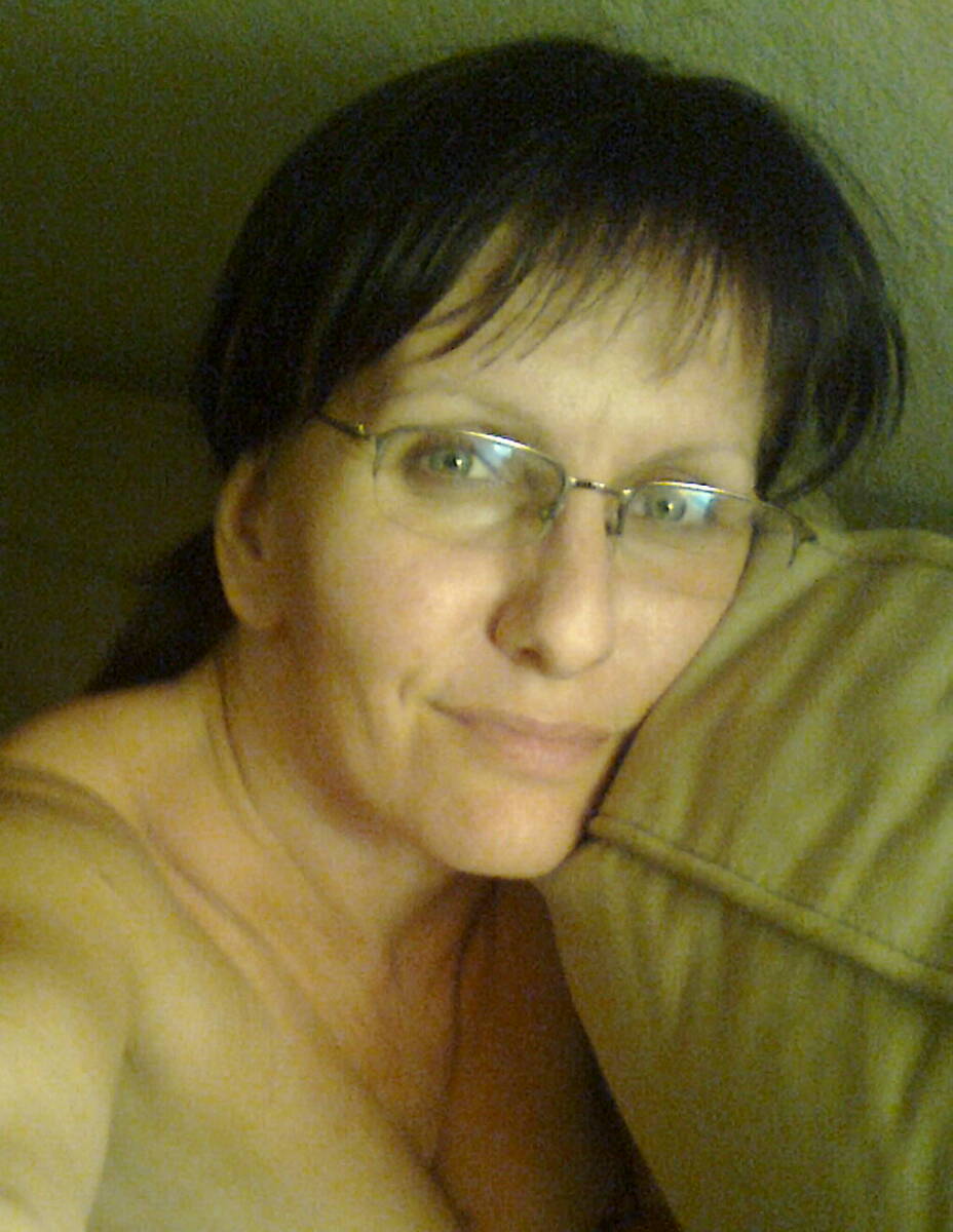 Lucy from Radka, Chech Republic, mature wife gets naked