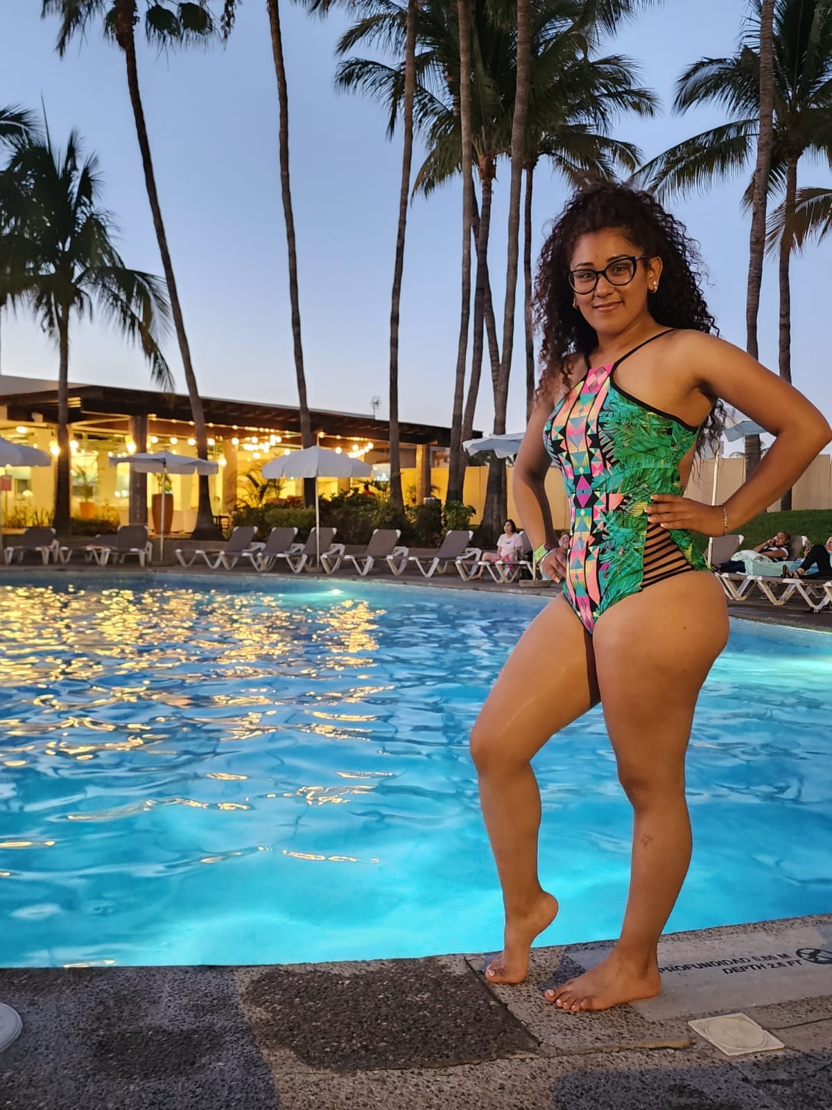 Silvia Robles milf piernuda