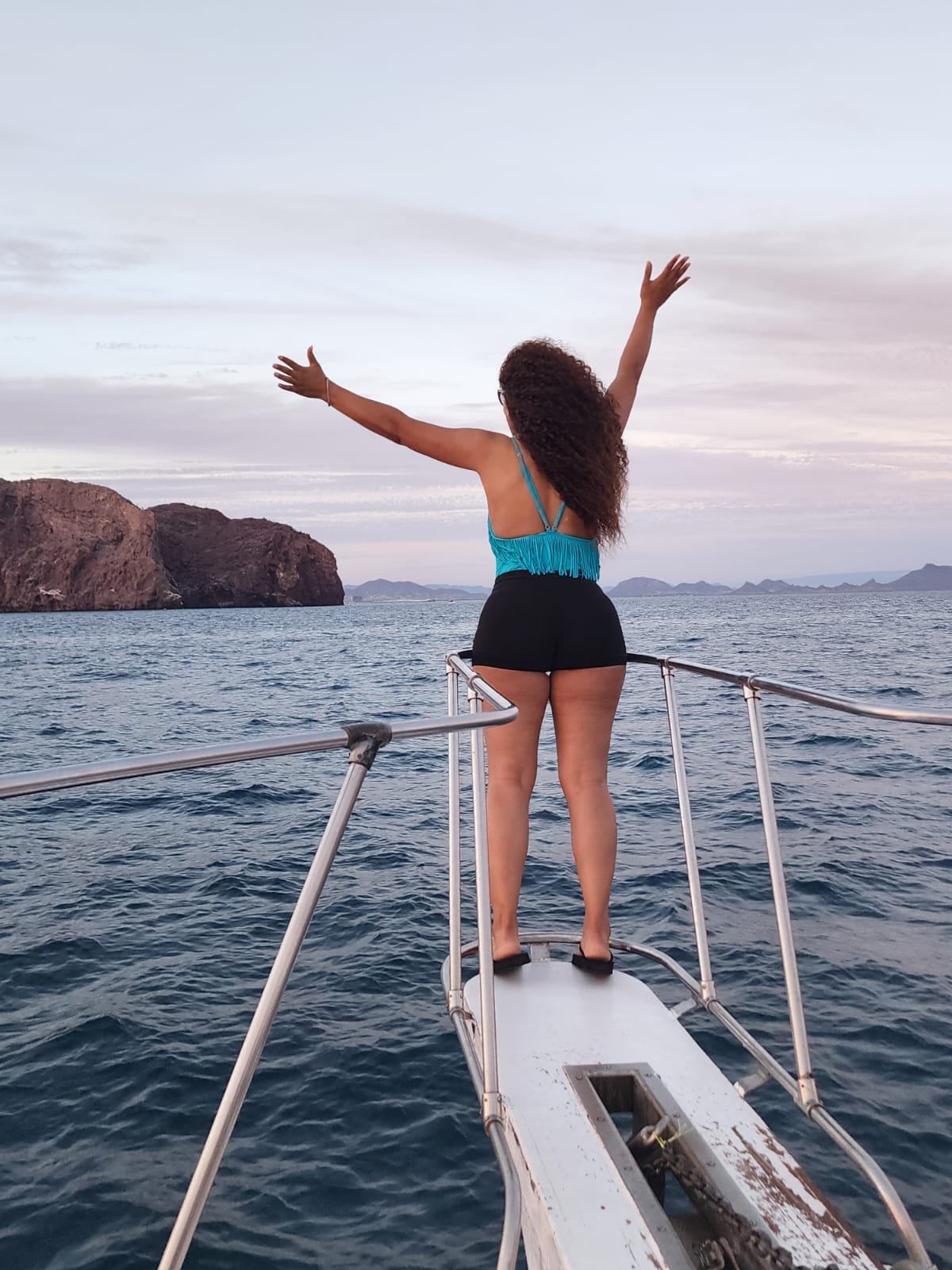 Silvia Robles milf piernuda