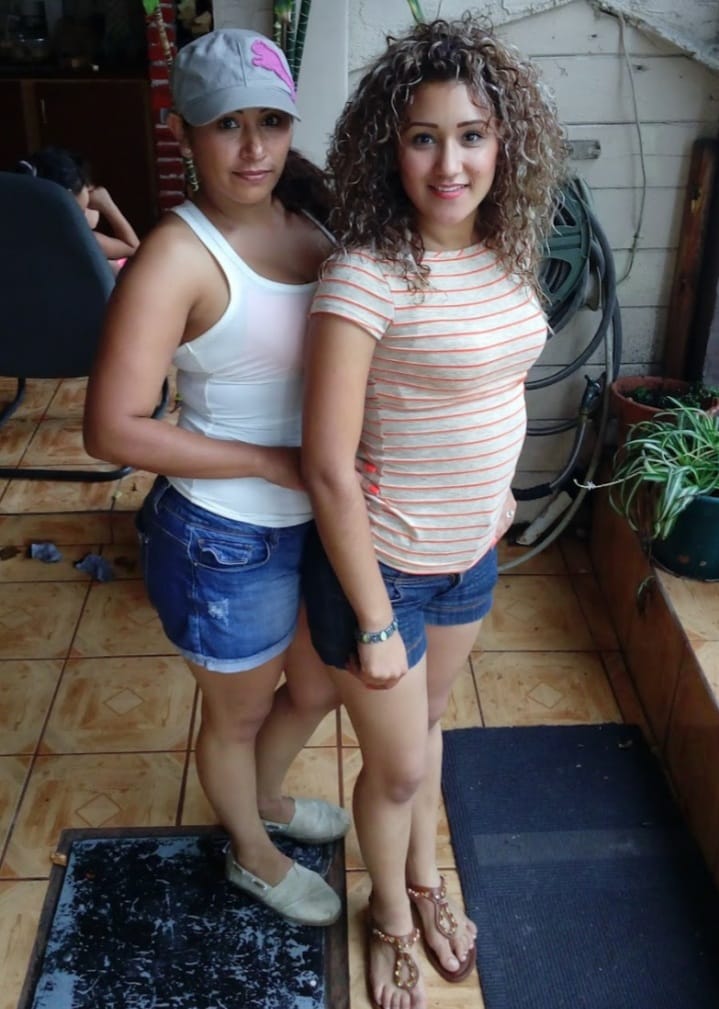 Silvia Robles milf piernuda