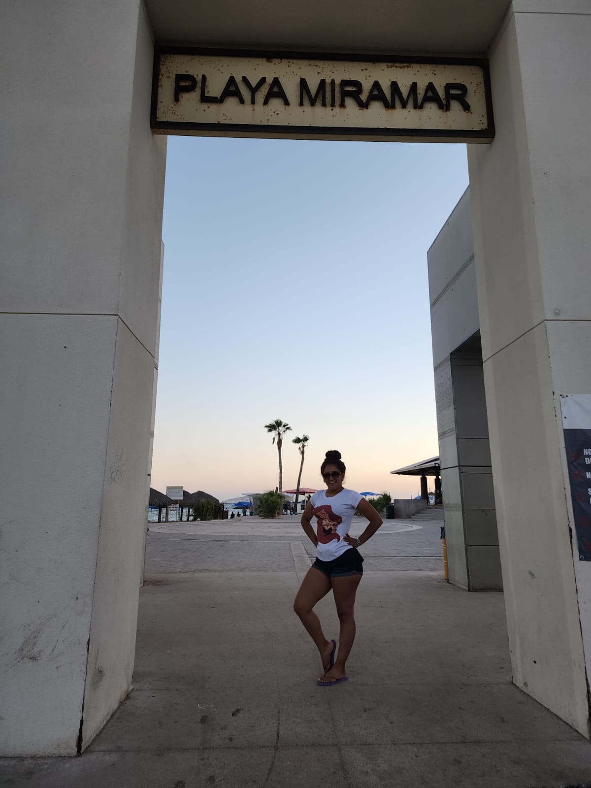 Silvia Robles milf piernuda