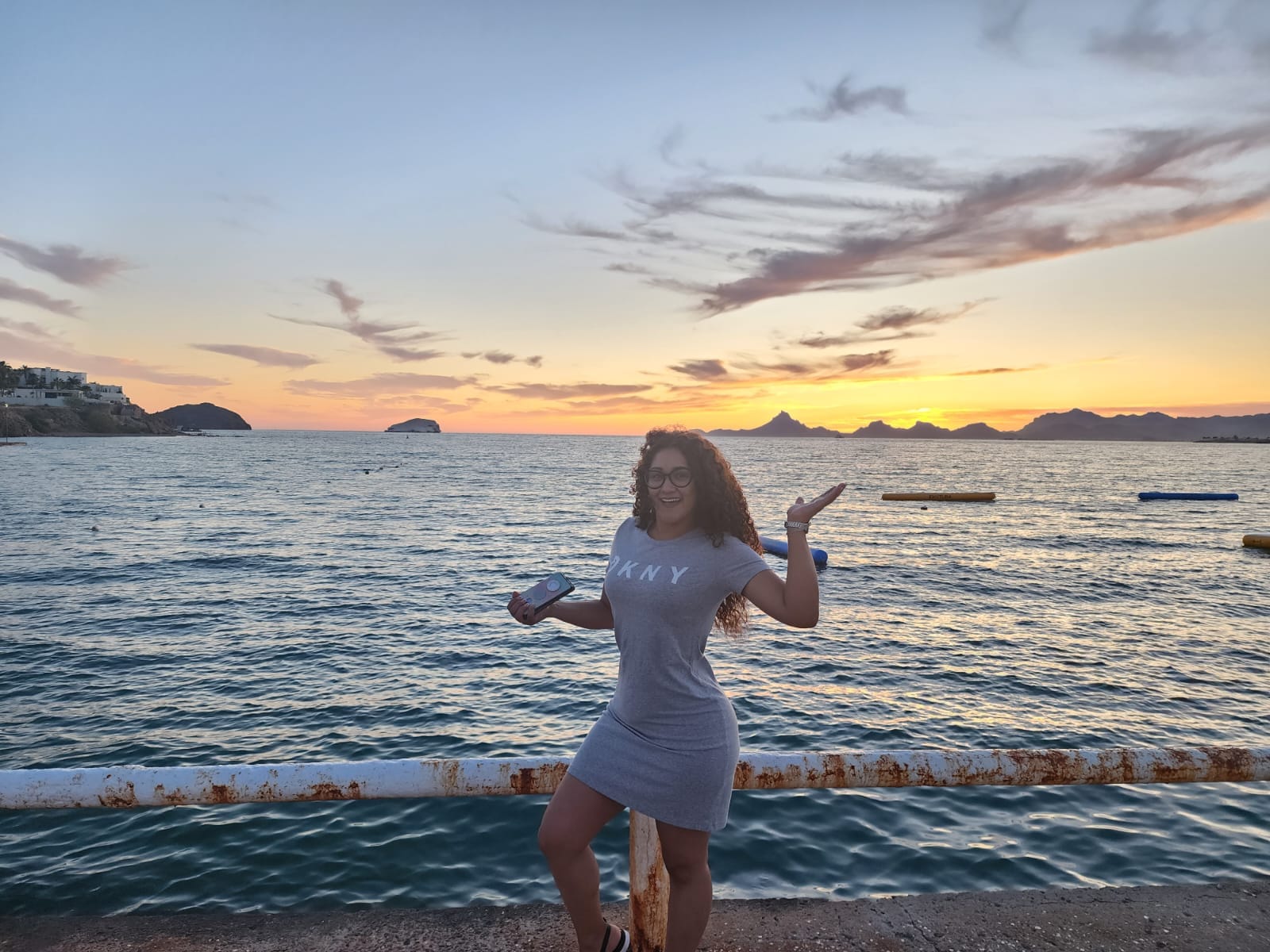 Silvia Robles milf piernuda