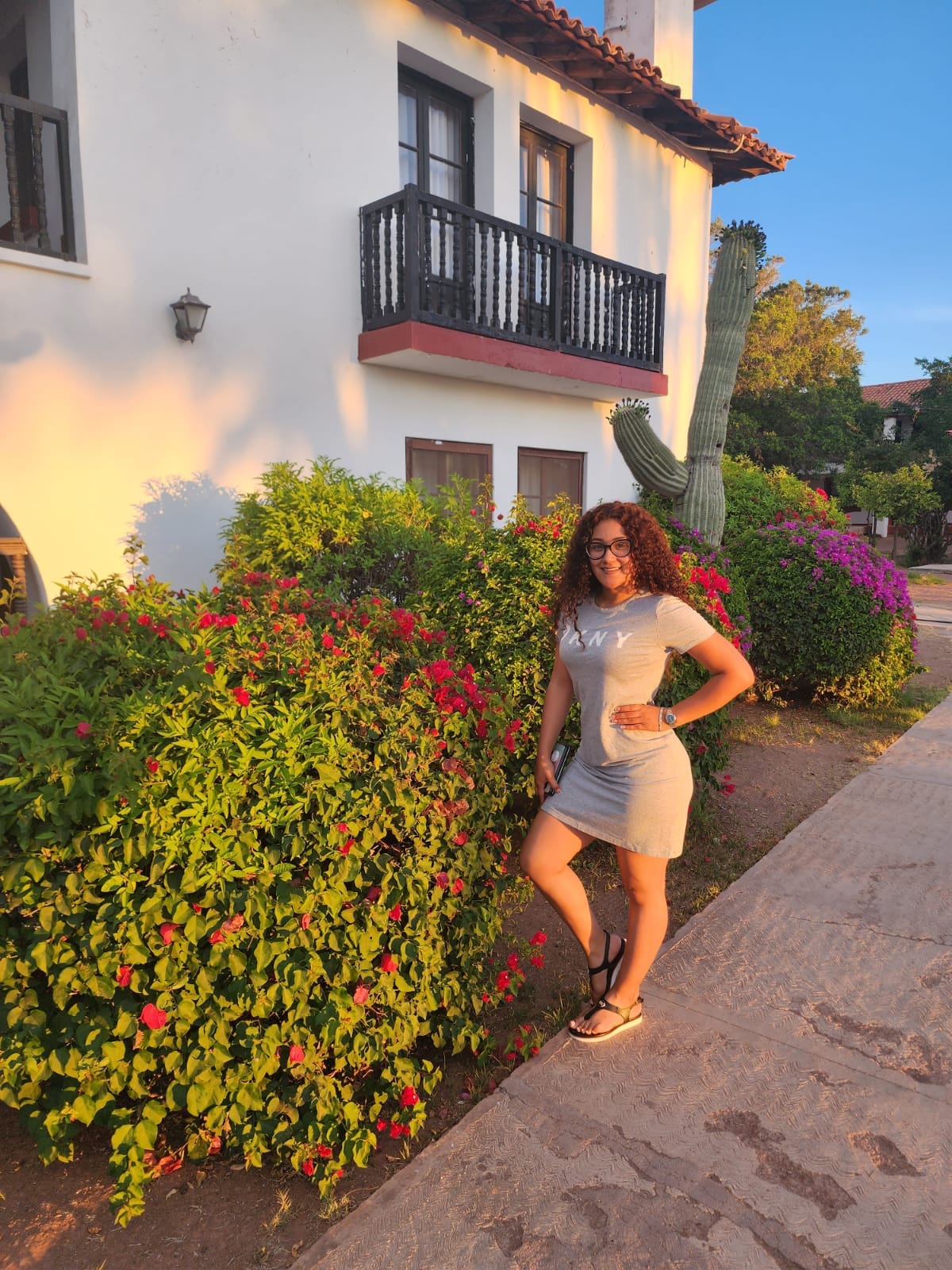 Silvia Robles milf piernuda