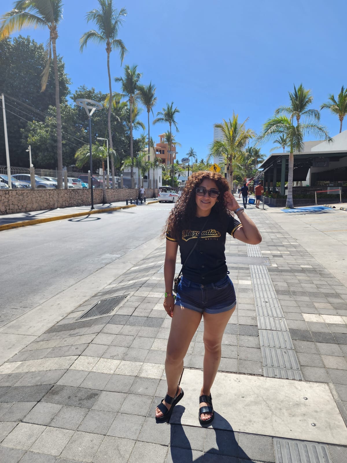 Silvia Robles milf piernuda