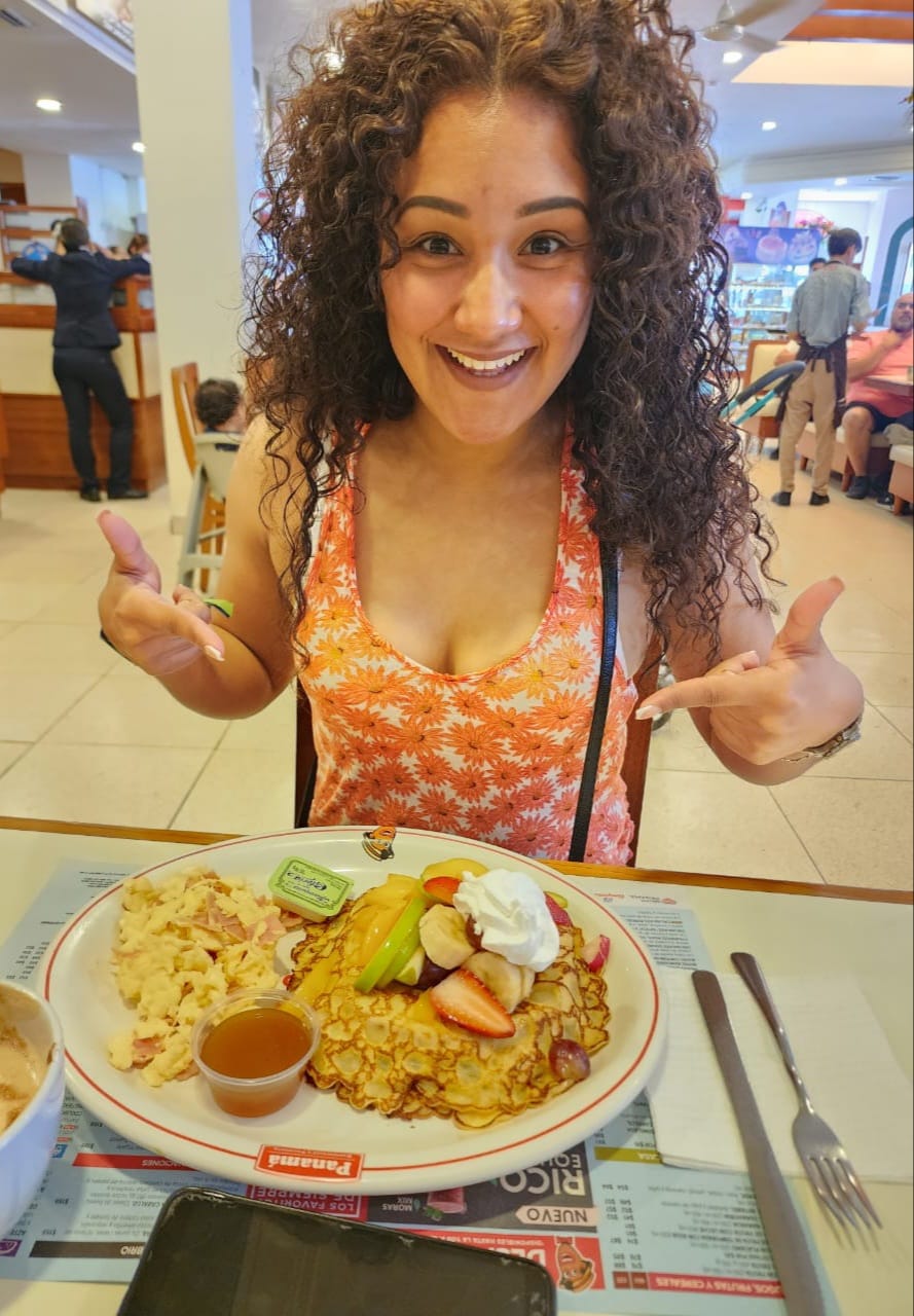 Silvia Robles milf piernuda