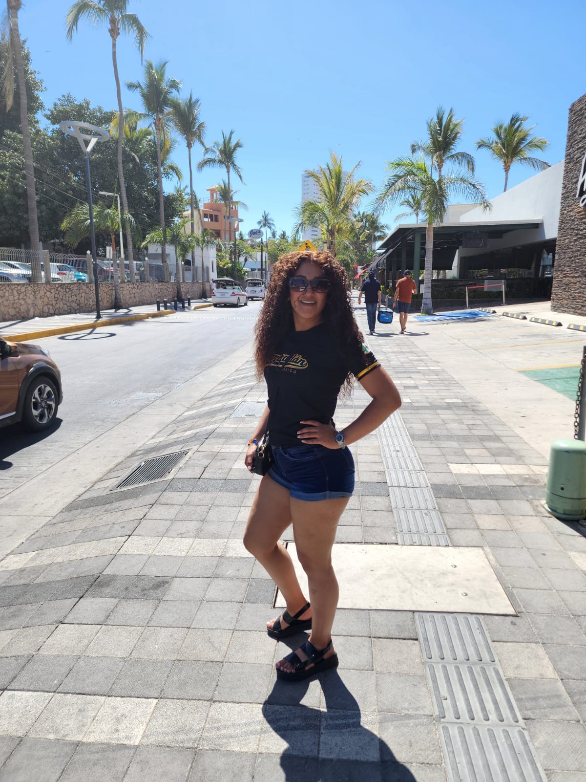 Silvia Robles milf piernuda