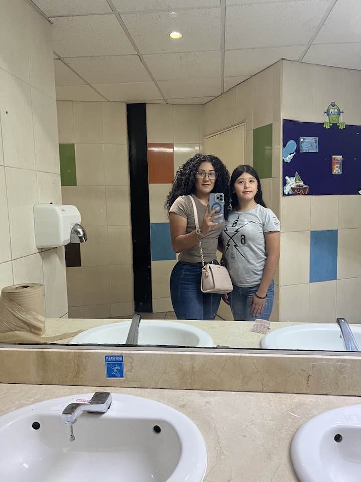 Silvia Robles milf piernuda