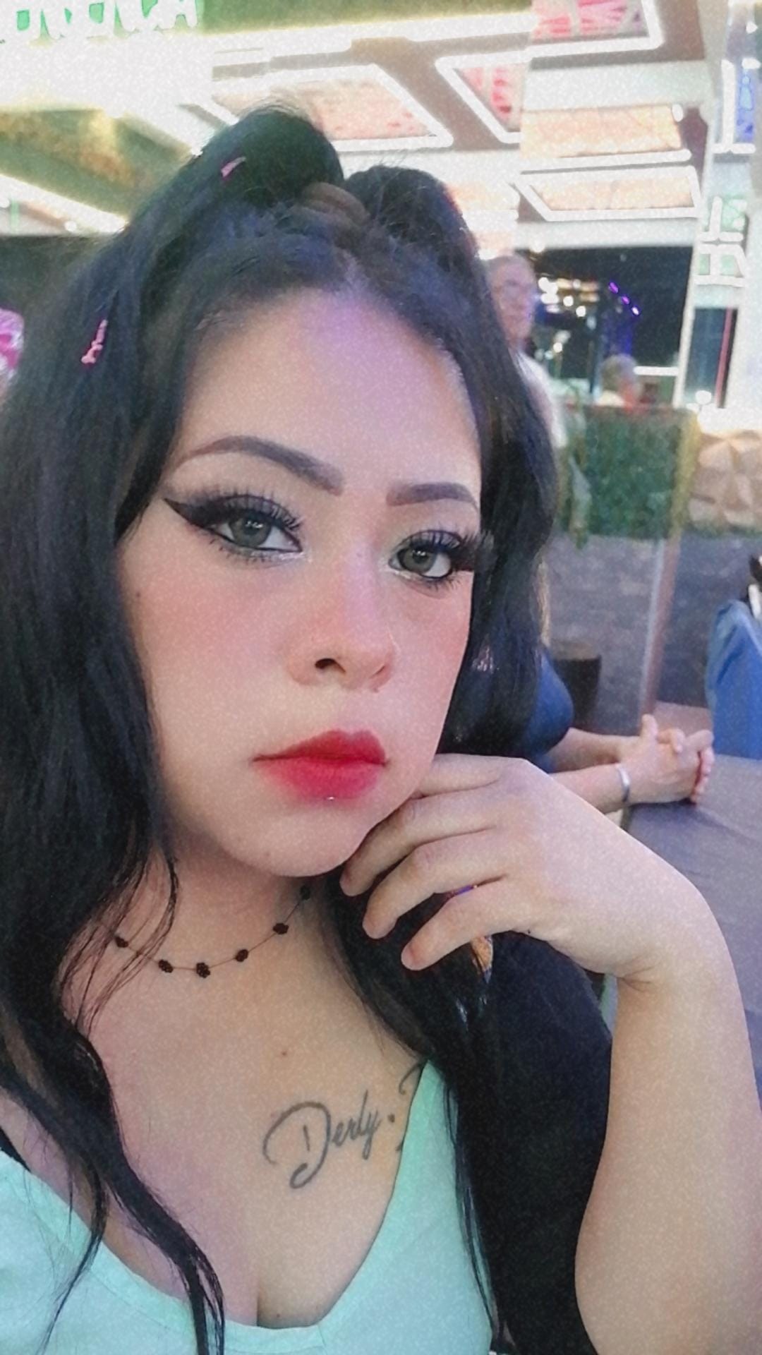 Beth Flores Pack +52 1 56 1432 3201