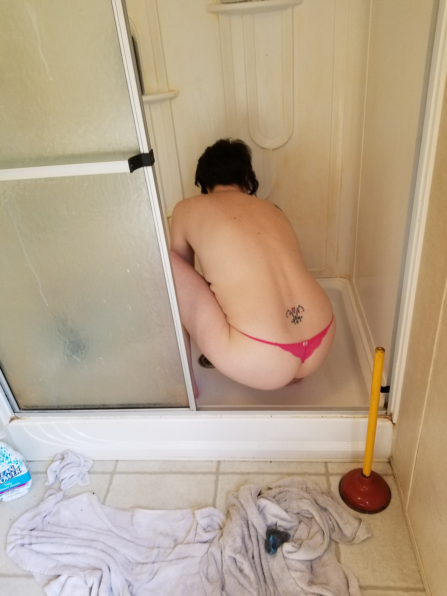 Arkansas Farm Girl Amanda G., loves to be naked and exposed