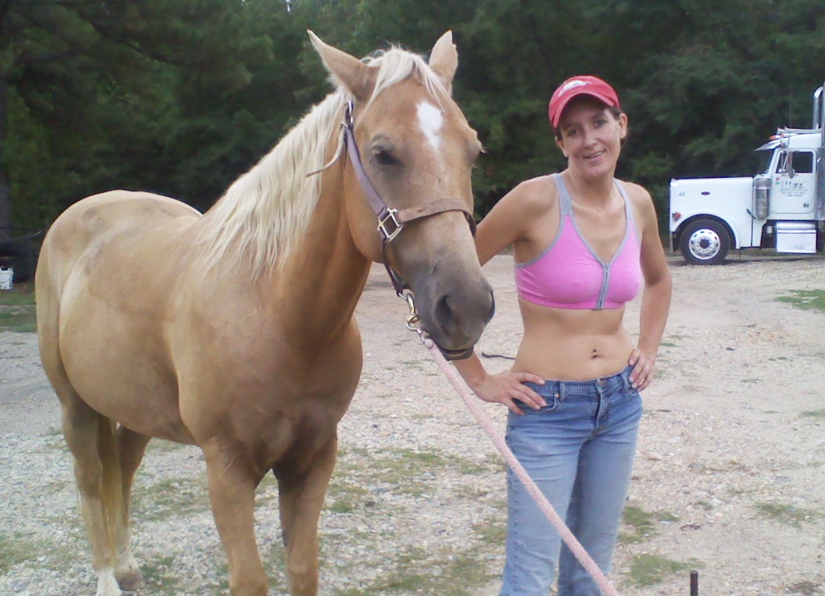 Arkansas Farm Girl Amanda G., loves to be naked and exposed