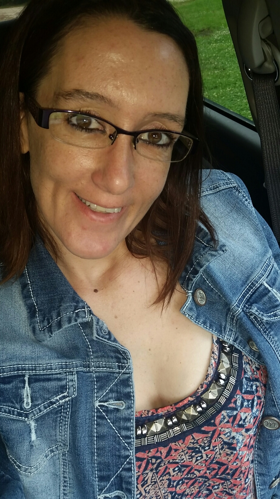 Arkansas Farm Girl Amanda G., loves to be naked and exposed