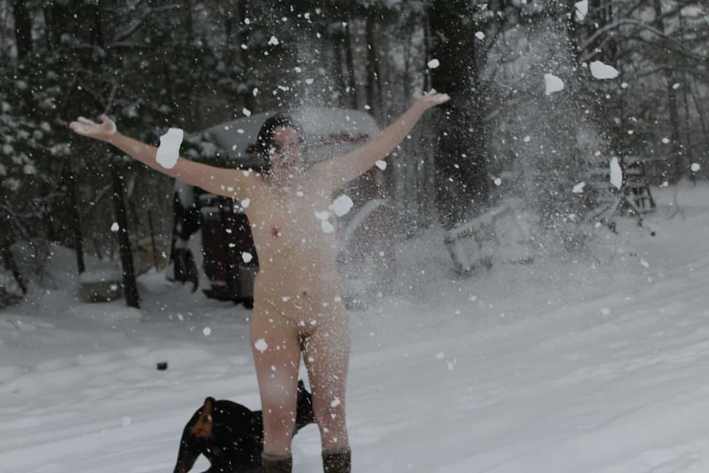 Arkansas Farm Girl Amanda G., loves to be naked and exposed