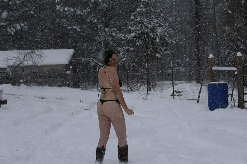 Arkansas Farm Girl Amanda G., loves to be naked and exposed