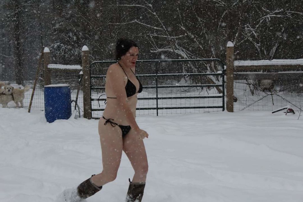 Arkansas Farm Girl Amanda G., loves to be naked and exposed