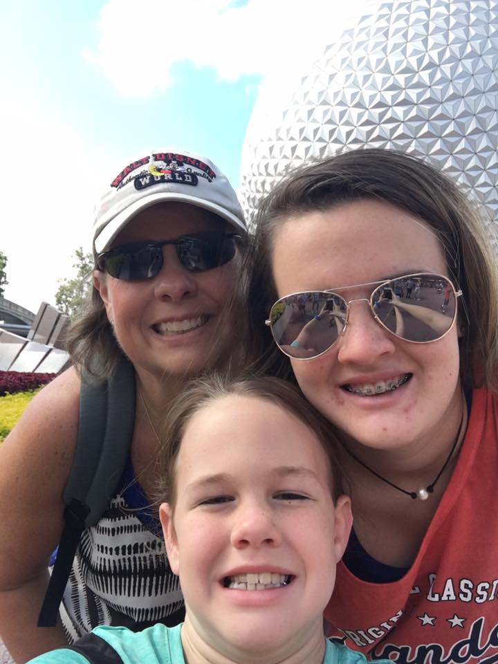 Laura Geldmier-Anderson, Flower Mound, Texas wife gets naked