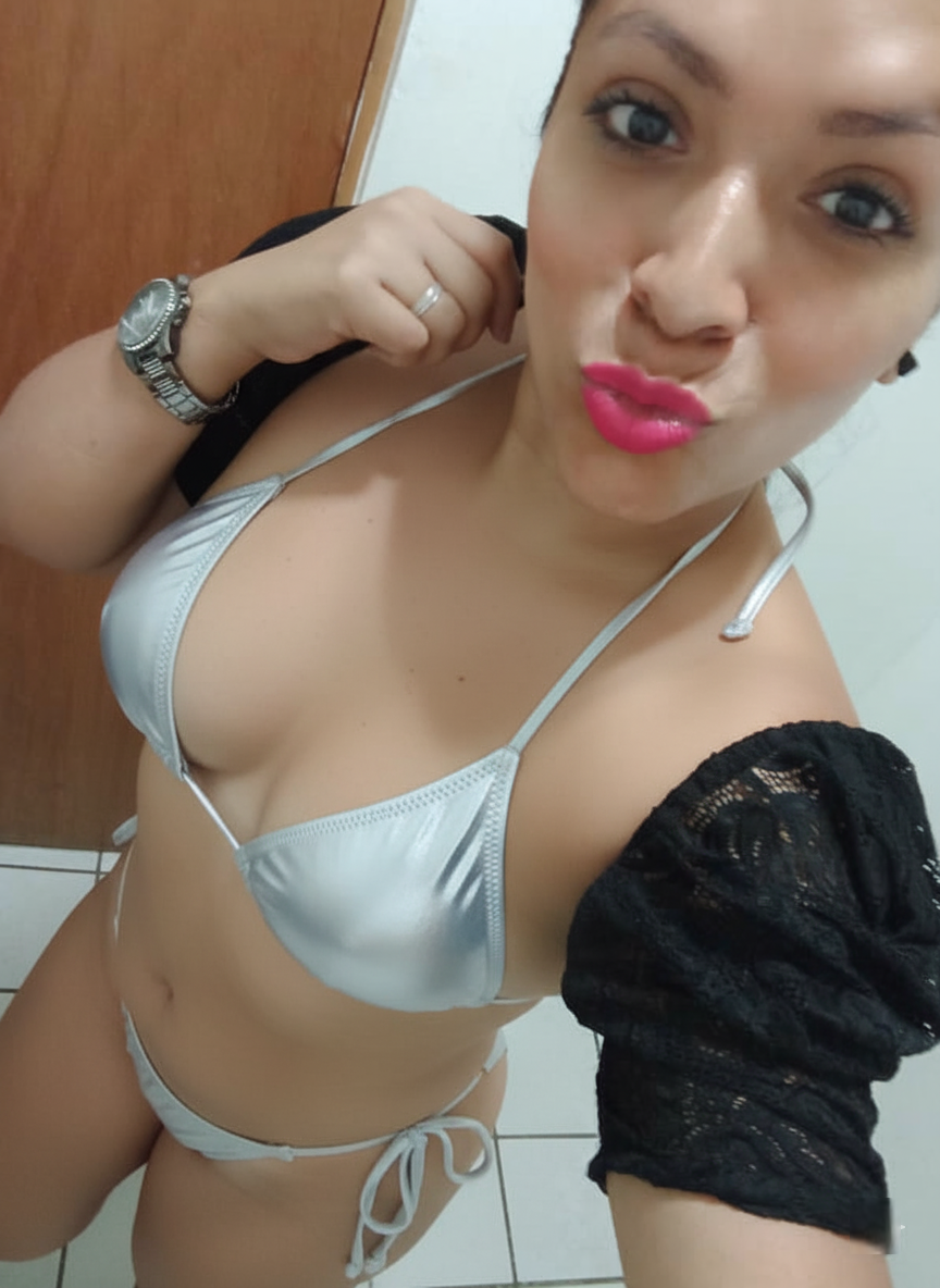 La milf tetona y cachonda