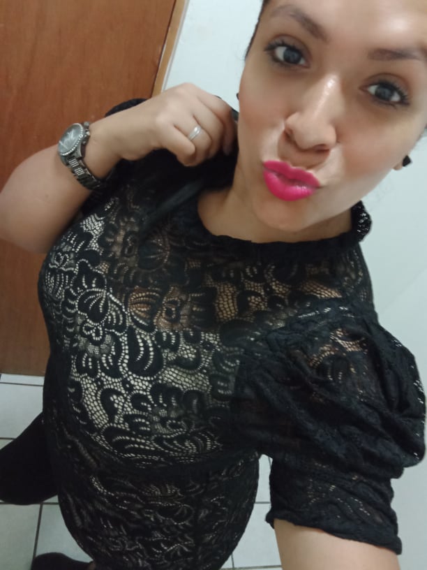 La milf tetona y cachonda