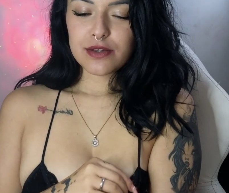 Hot Hot Hot Girl 102