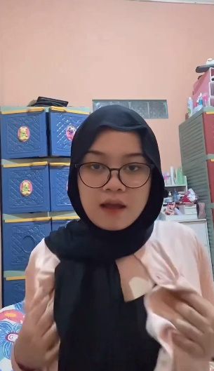 Hot Hot Hot Girl 104