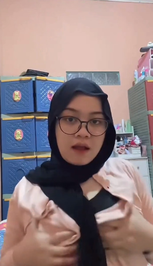 Hot Hot Hot Girl 104