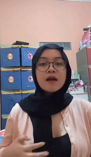 Hot Hot Hot Girl 104