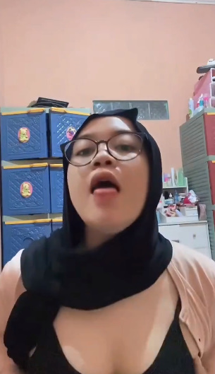 Hot Hot Hot Girl 104