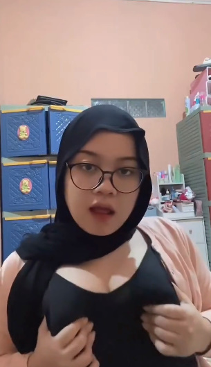 Hot Hot Hot Girl 104