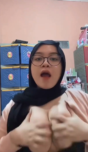 Hot Hot Hot Girl 104