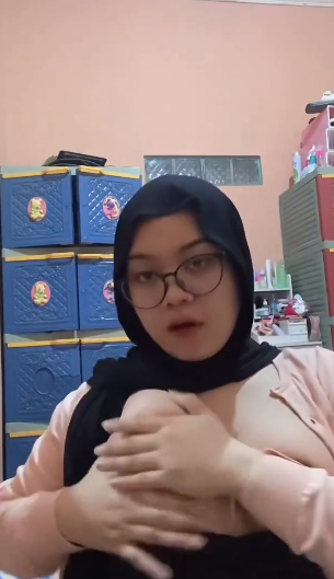 Hot Hot Hot Girl 104