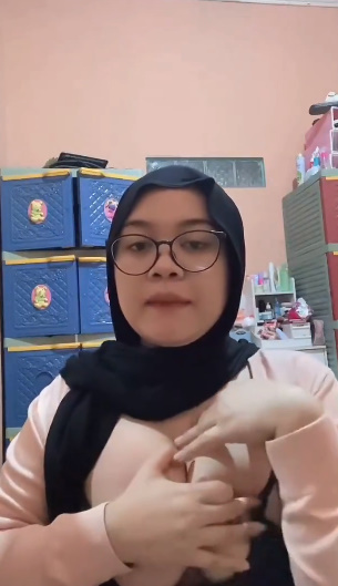 Hot Hot Hot Girl 104