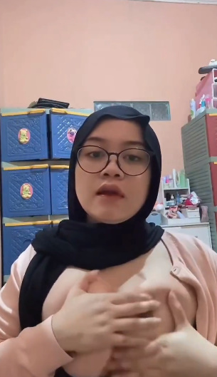 Hot Hot Hot Girl 104