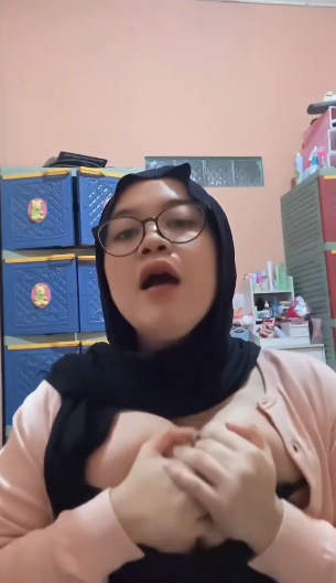 Hot Hot Hot Girl 104