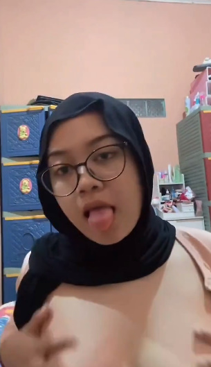 Hot Hot Hot Girl 104