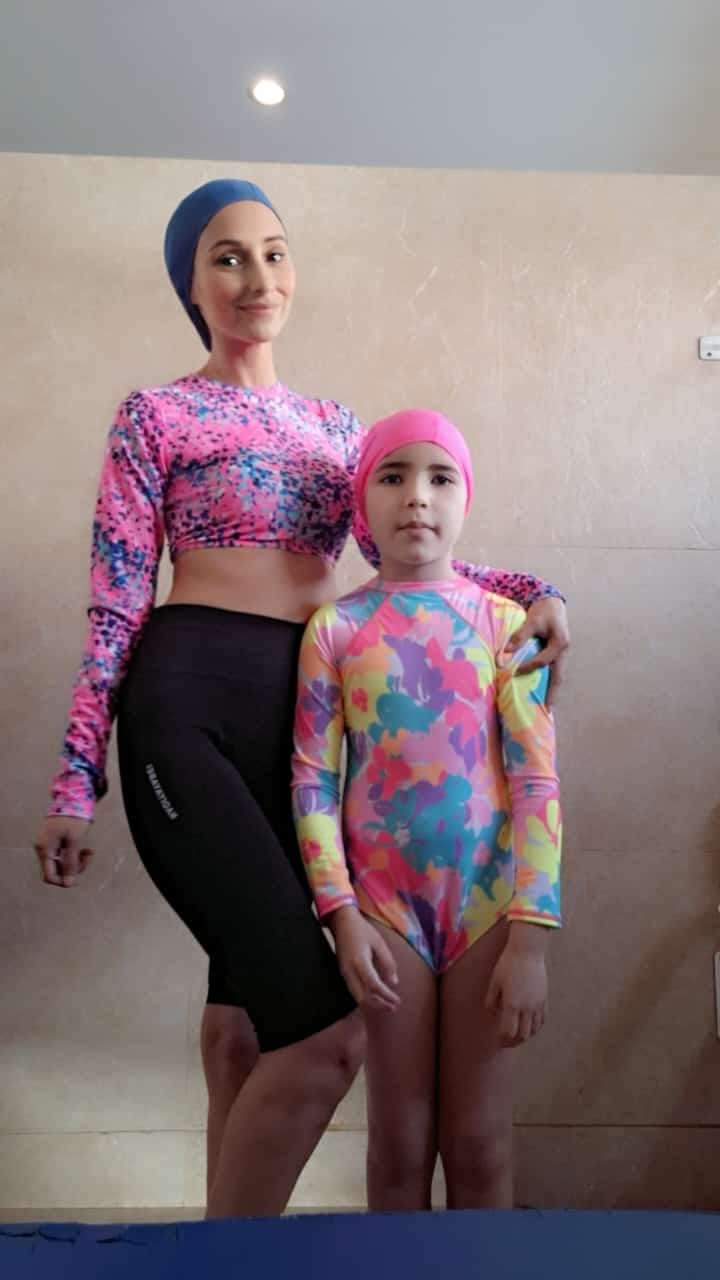 Cuando se va la hija y puede mostrar el culo agusto