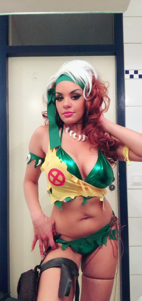 Happy Halloween (2025)