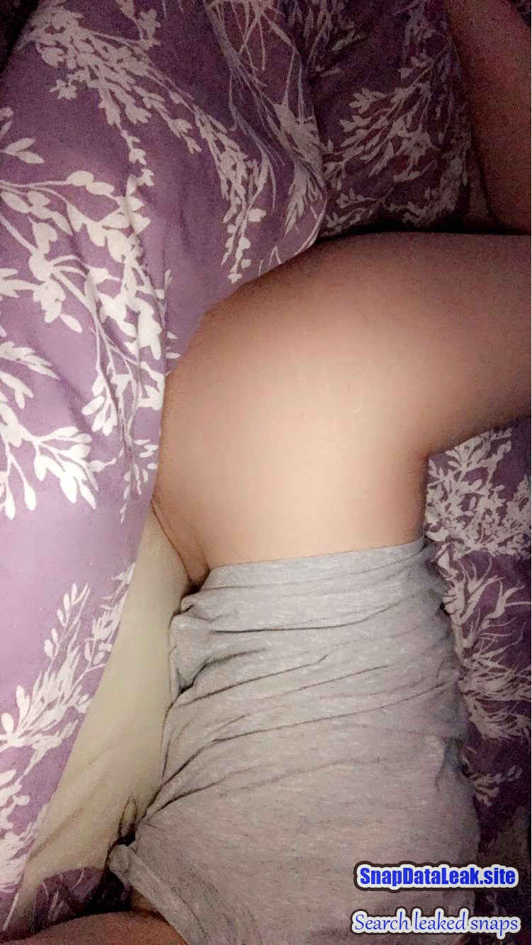 Thick blonde baddie with perfectly tanned body