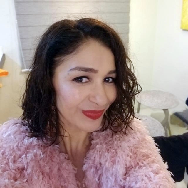 Julia cachonda en bikini