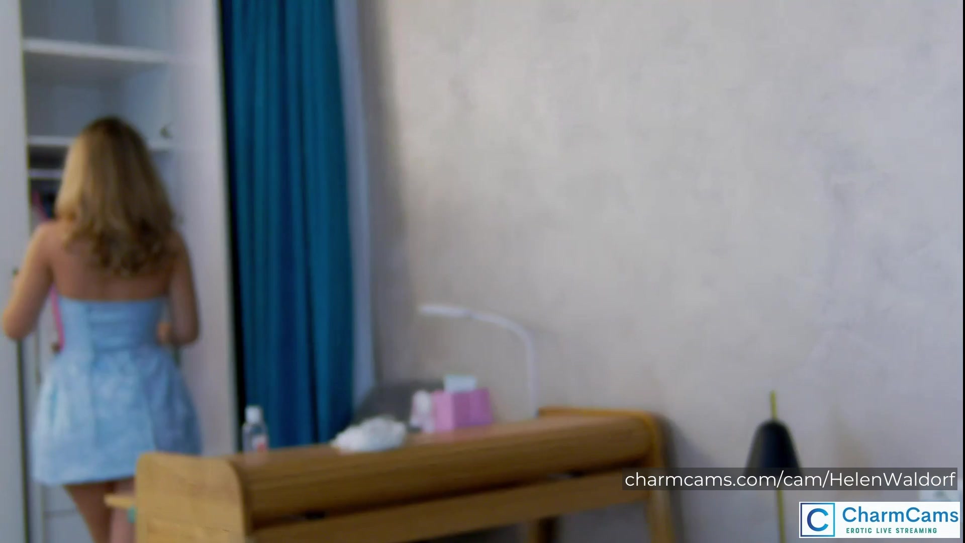 `HelenWaldorf Shows Her Blowjob Skills Sucks Fuck Machine D