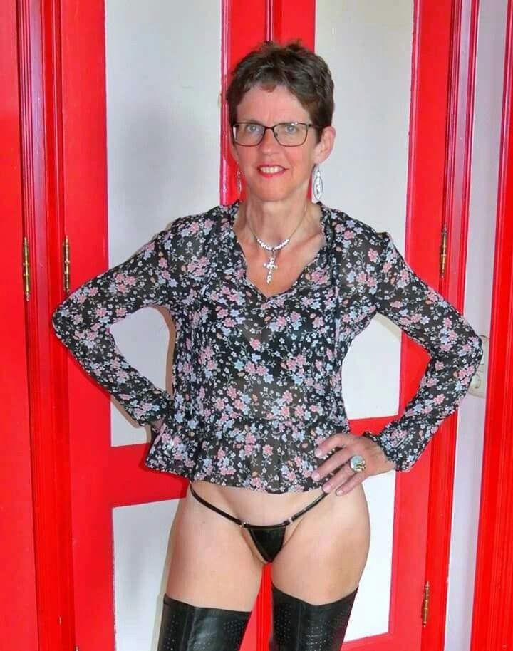 MA FEMME EN TENUE DE PUTE