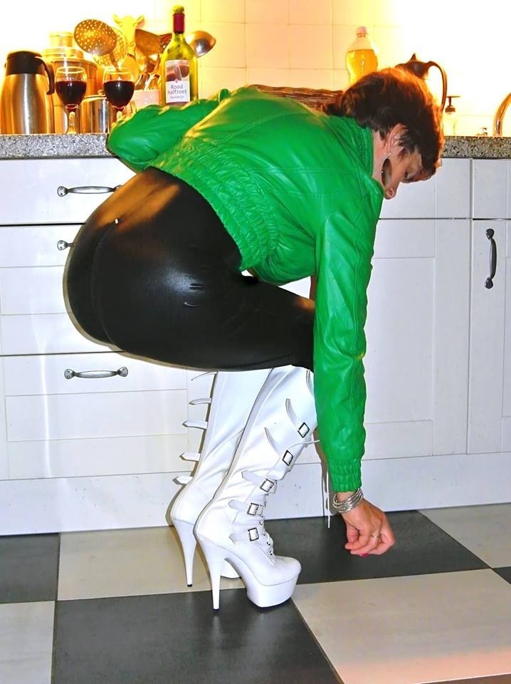 MA FEMME EN TENUE DE PUTE