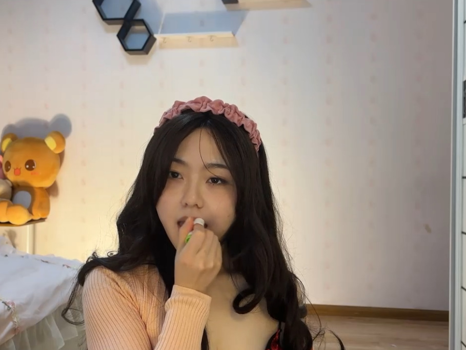 Hot Hot Hot Girl 111