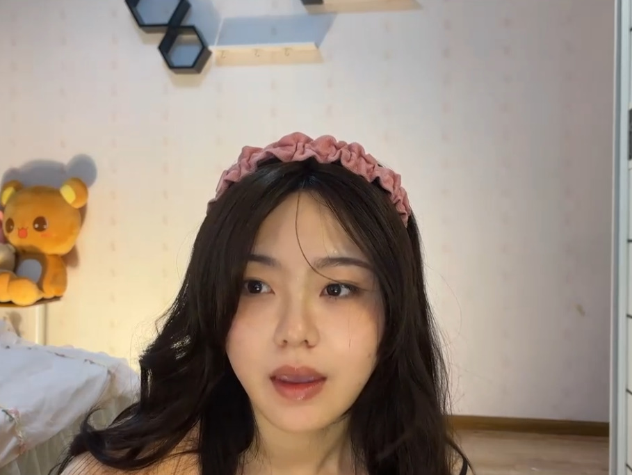 Hot Hot Hot Girl 111