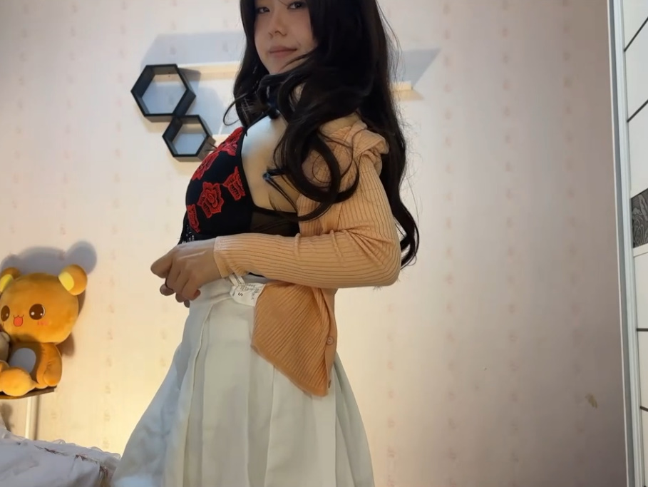 Hot Hot Hot Girl 111