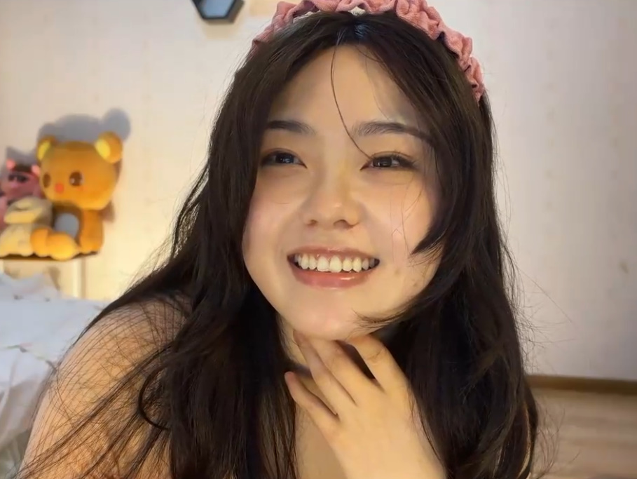 Hot Hot Hot Girl 111