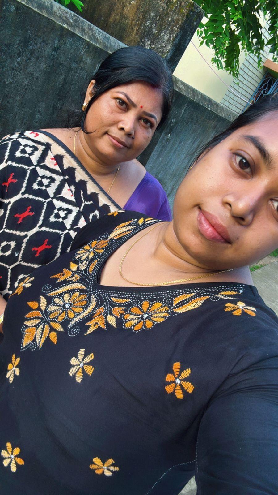 Desi boudi real lesbian couple