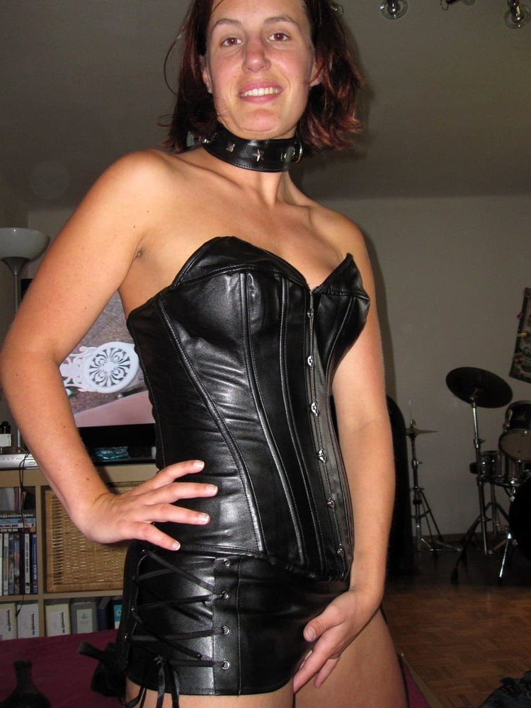 Mature Women irresistable in their latex outfits