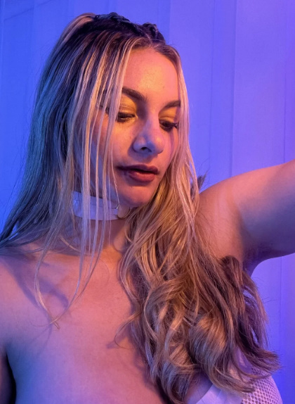 Hot Hot Hot Girl 112